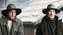 кадри з фільму Темна долина
