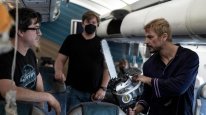 кадри з фільму Рейс навиліт