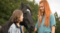 кадри з фільму Східний вітер 4: Прибуття Арі