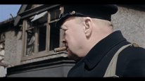 кадри з фільму Британія і Бліц