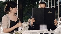 кадри з фільму Красунчик 2