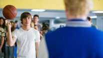 кадри з фільму Татові знову 17