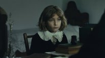 кадри з фільму Дитинство лідера