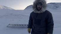 кадри з серіалу Вижити у племені