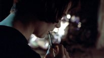 кадри з фільму Три кольори: Синій