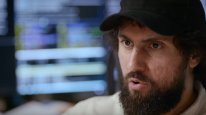 кадри з фільму Цифрові гроші: Таємниця Біткоїна