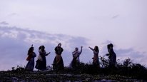 кадри з фільму Шабаш сестер