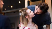 кадри з фільму Прикинься моїм нареченим