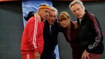 кадри з фільму Війна з дідусем