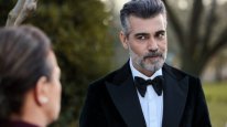 кадри з серіалу Сусідня кімната
