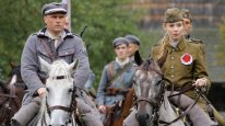 кадри з серіалу 1920. Війна і кохання