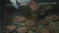 кадри з фільму Чудове життя / Смак щастя