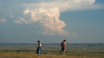 кадри з фільму Разом з кістками