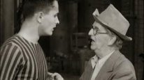кадри з фільму Постукайте в будь-які двері