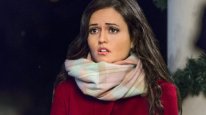кадри з фільму Корона на Різдво
