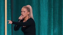 кадри з фільму Елайза Шлесінґер: Завжди гаряче
