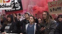 кадри з фільму А завтра весь світ