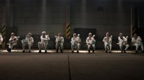 кадри з фільму Санта на продаж