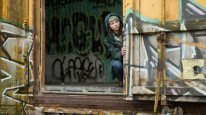кадри з фільму Не залишай слідів
