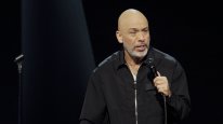 кадри з фільму Джо Кой: Живий виступ у Лос-Анджелеському Форумі