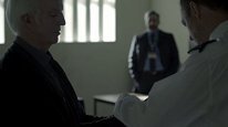 кадри з серіалу Падіння