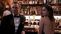 кадри з фільму 007: Не час помирати