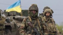 кадри з фільму Україна. 100 днів над прірвою