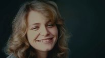 кадри з фільму Дівчинка на знімку