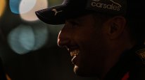 кадри з серіалу Formula 1: Жени, щоб вижити