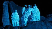 кадри з фільму В’язні країни привидів