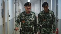 кадри з фільму Сеульська весна / 12.12: День