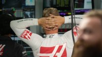 кадри з серіалу Formula 1: Жени, щоб вижити