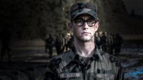кадри з фільму Сноуден