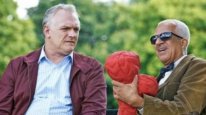 кадри з серіалу Ходяча халепа